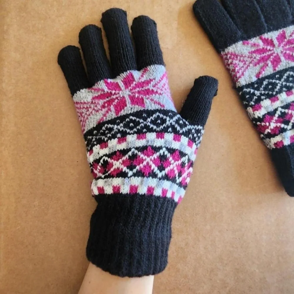 Knitted gloves with Fairisle snowflake pink and black boho argyle design